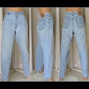 ISO vintage levis mom jeans